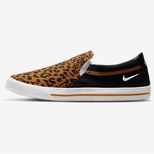 New without tag or original box . Nike legacy slip on size 7.5
